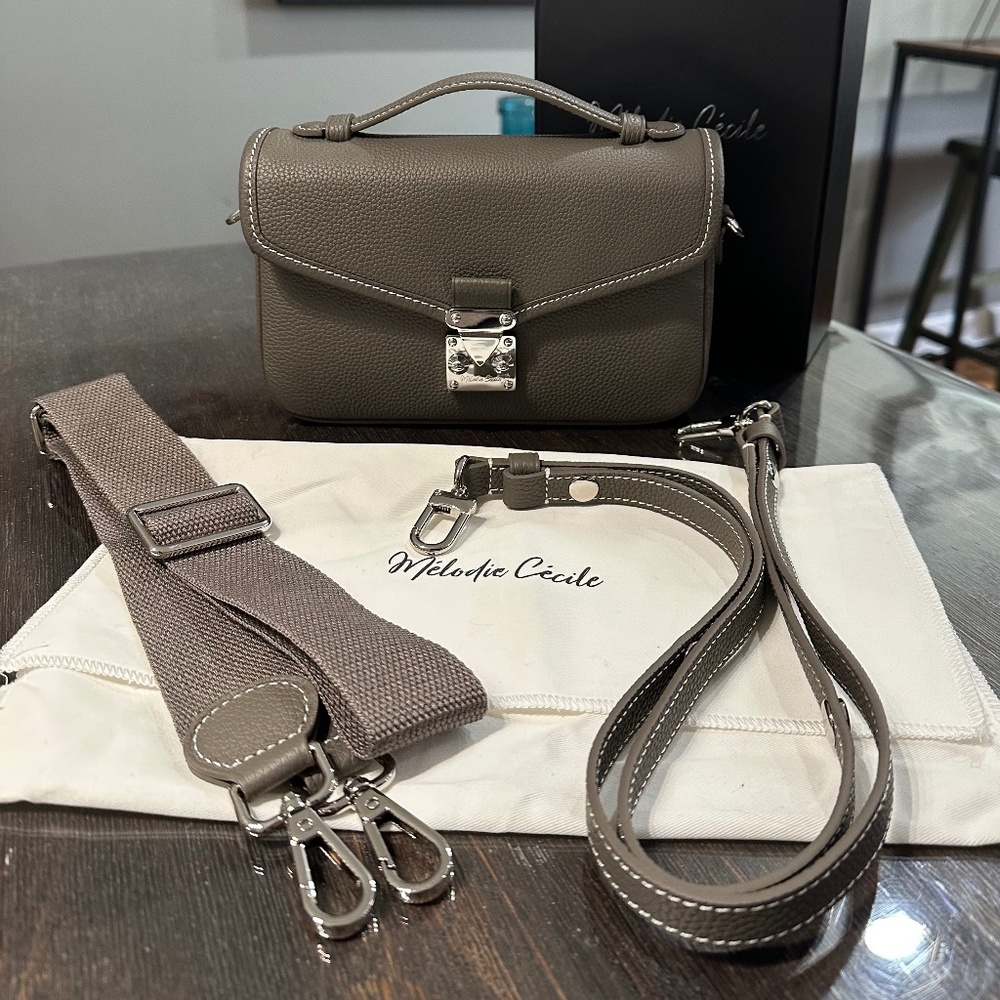 Dress Up Your Purse (DYUP) Le Petit Paris 15